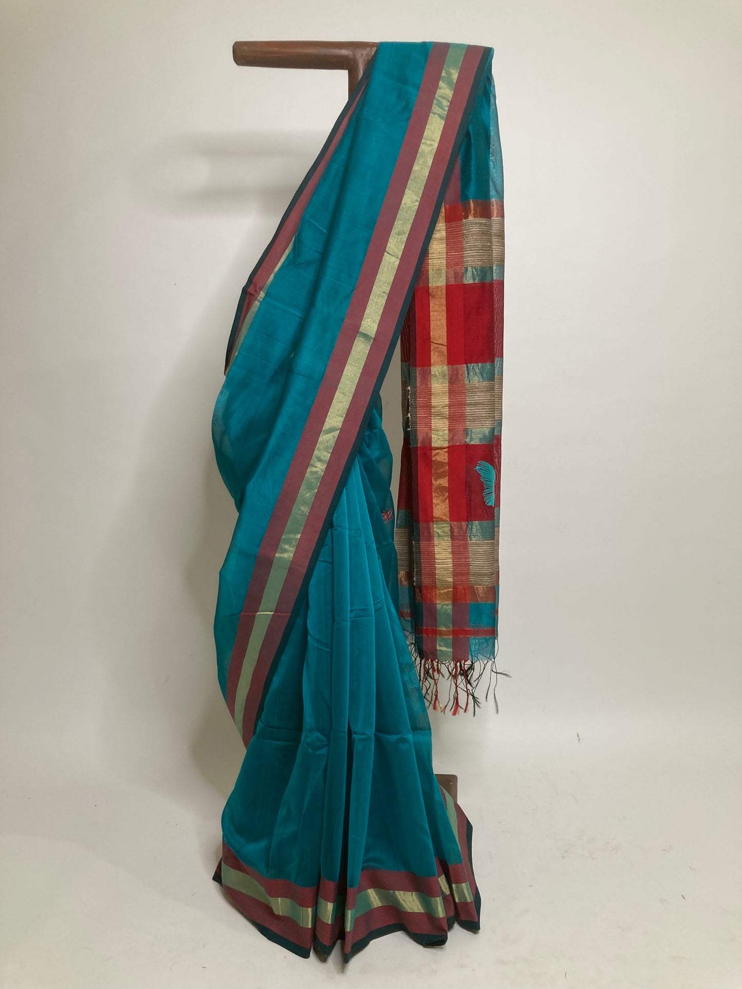 Dynamic Blue maheshwari saree