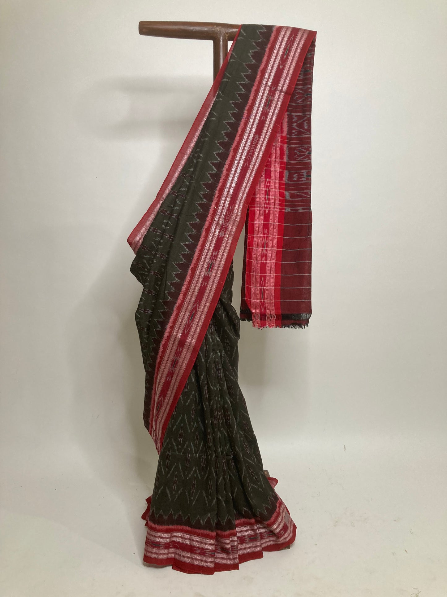 Seal Grey Sambalpuri Ikkat saree