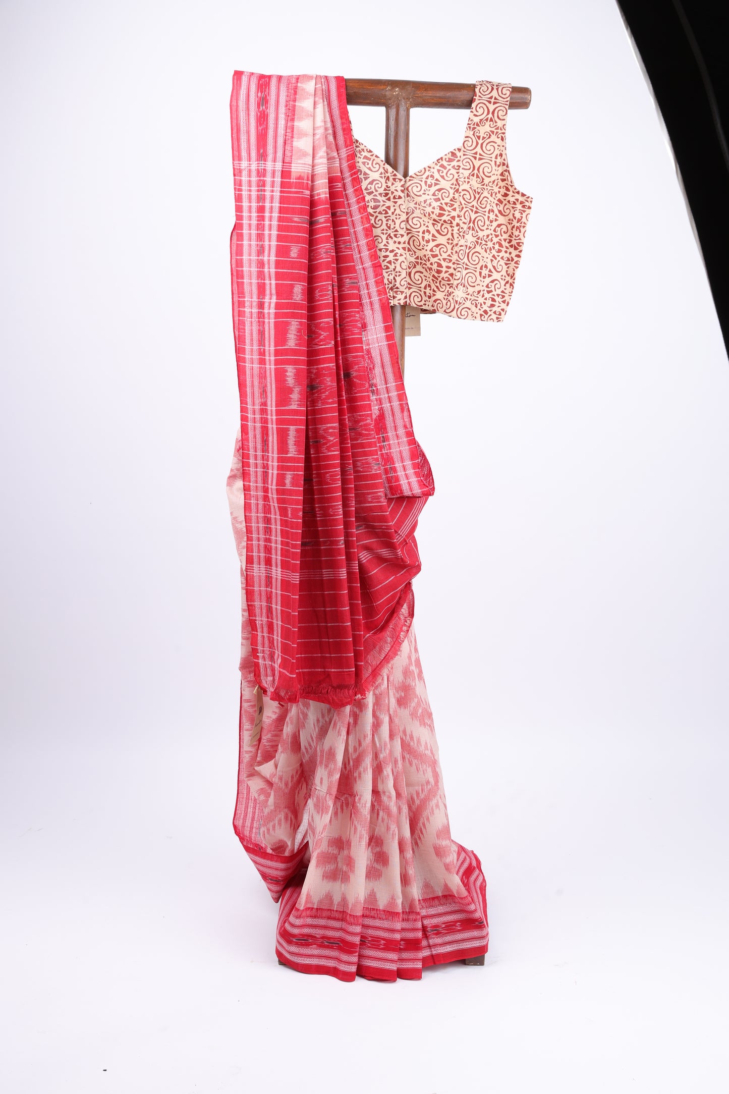 Warm Iovry Sambalpuri Ikkat Saree