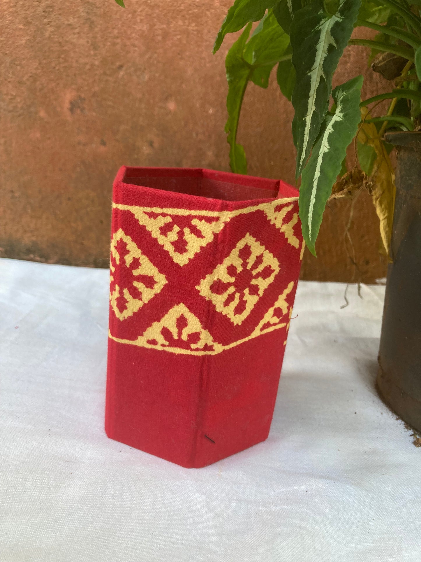 Blood Red Fabric-Covered Penstand