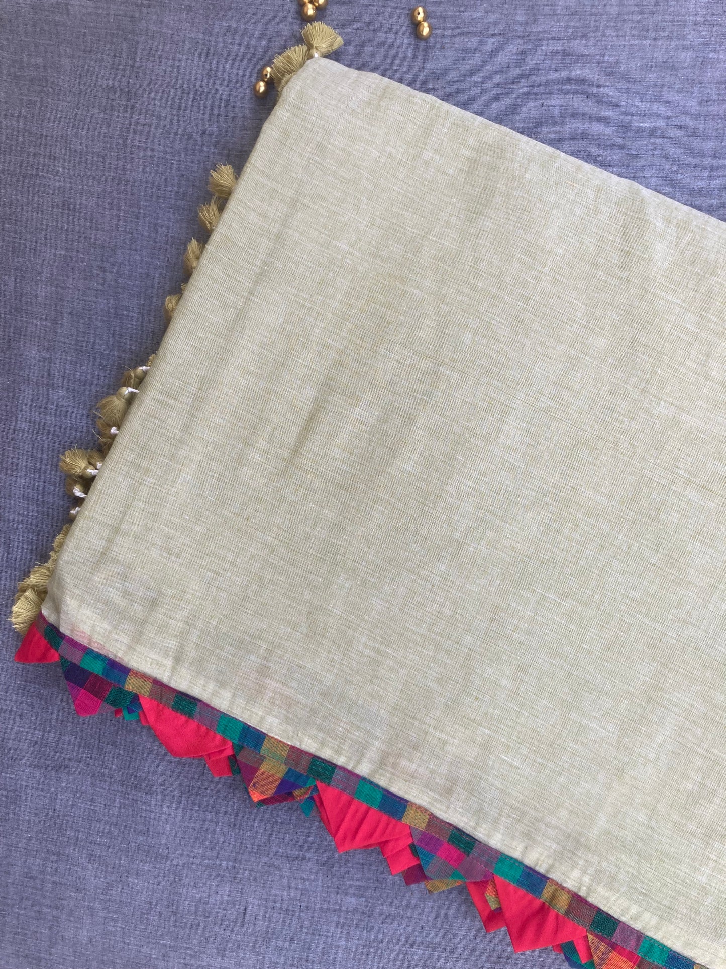 Light Pista Maanto Concept Saree