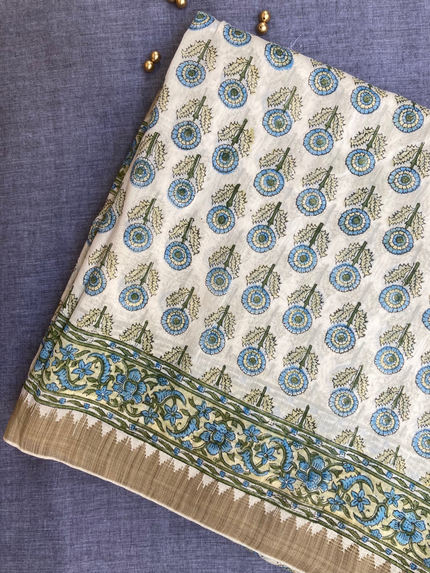 Cream Maanto Patli Pallu Saree