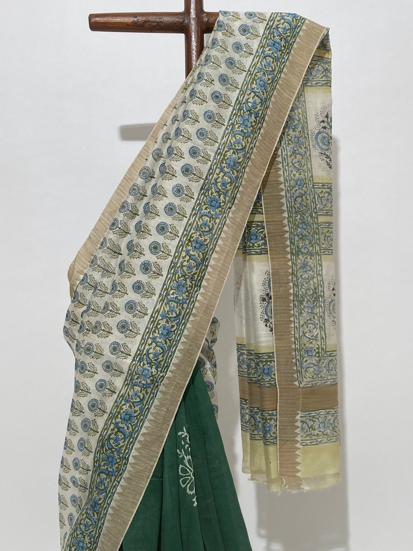 Cream Maanto Patli Pallu Saree
