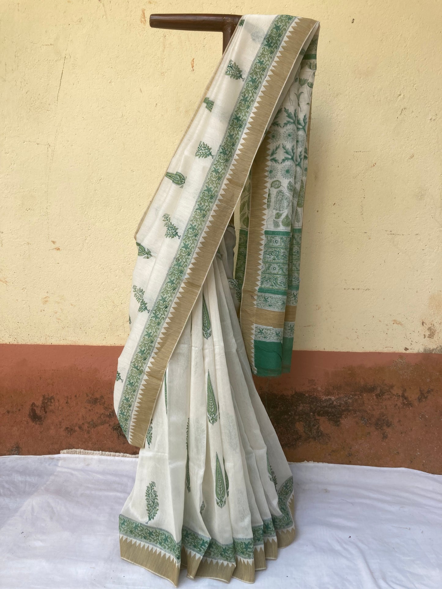Off White Sangneri saree