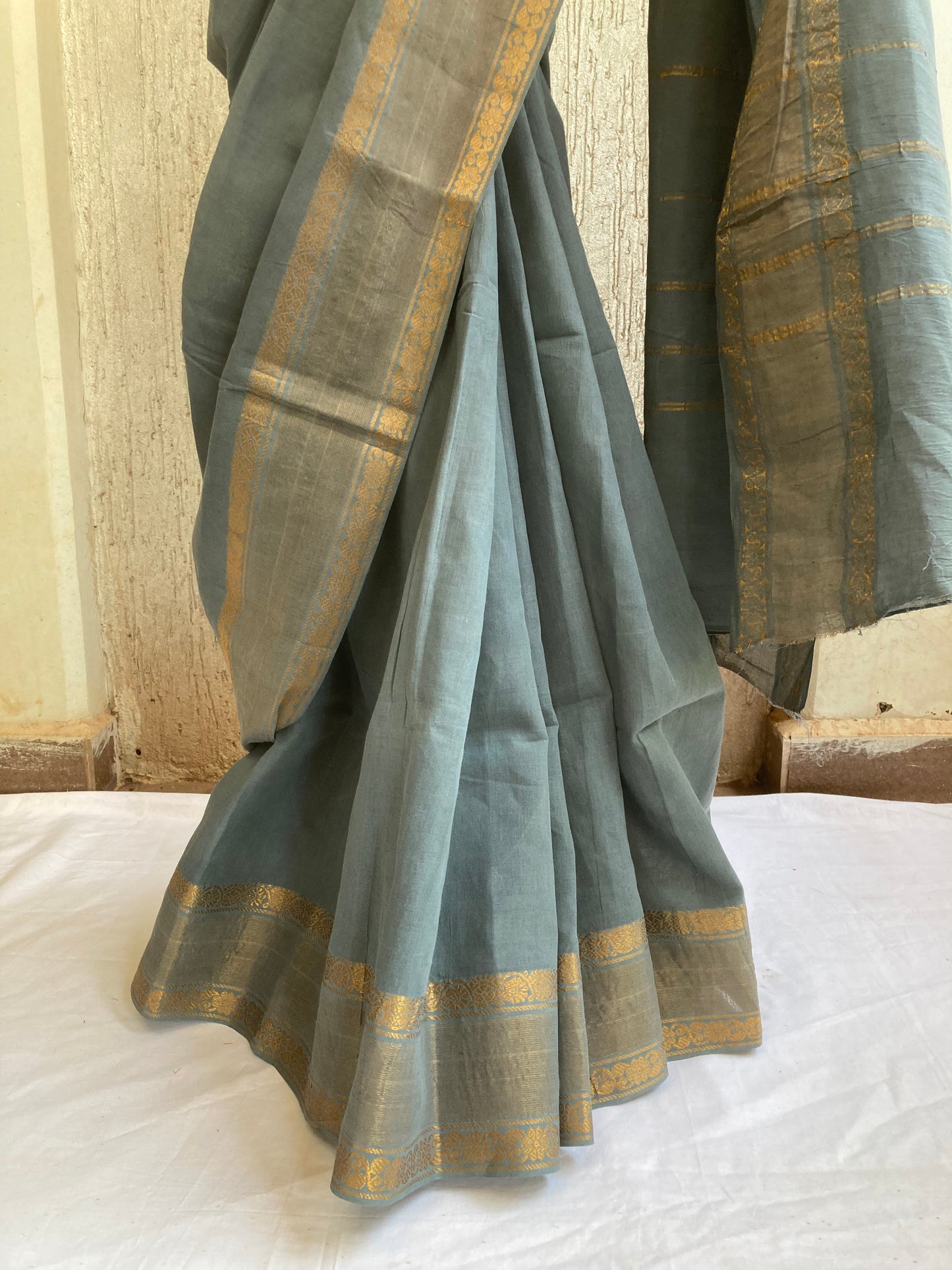 Flint Gray Plain Sungudi Saree