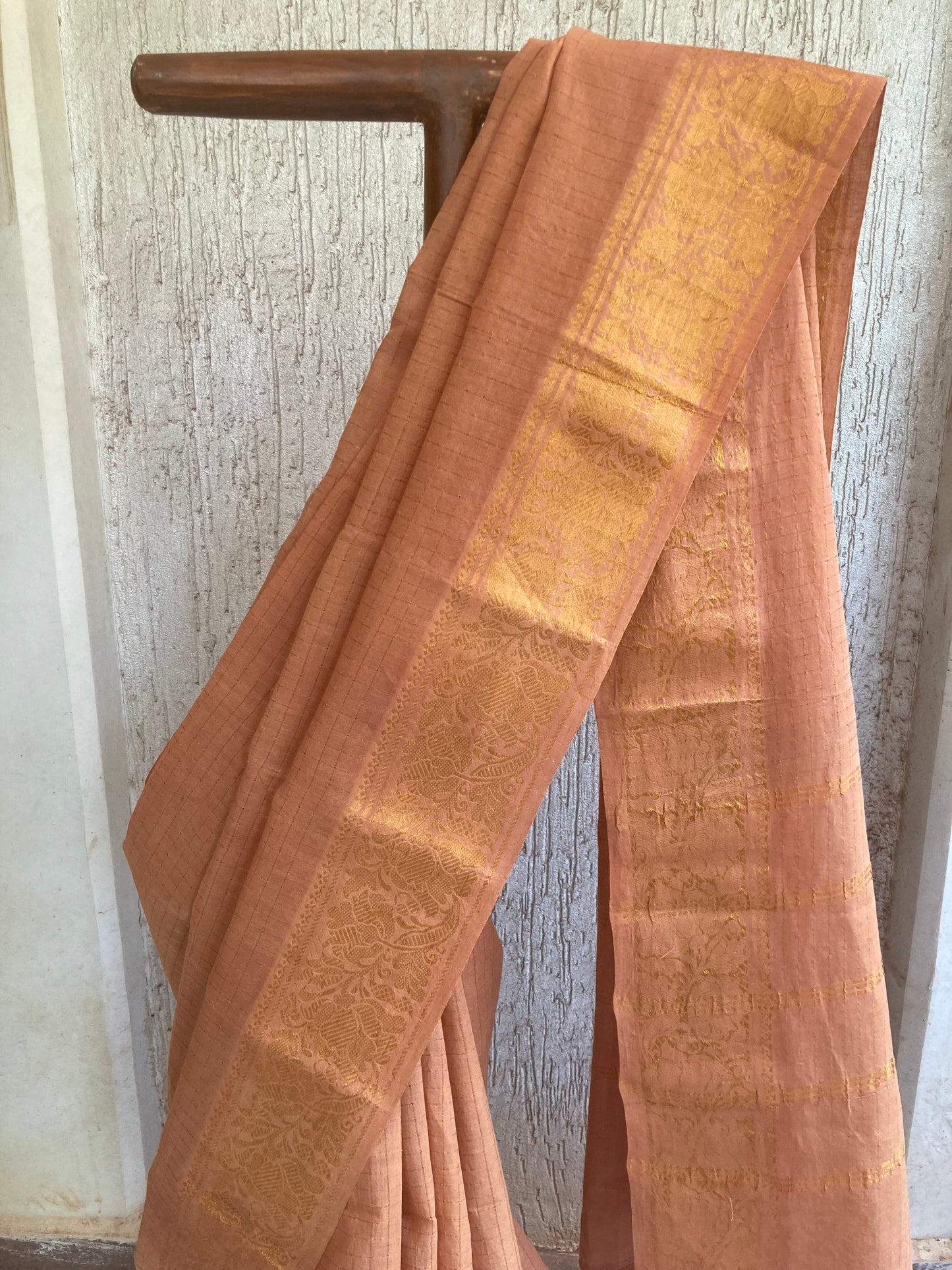 Light Salmon Plain Sungudi Saree