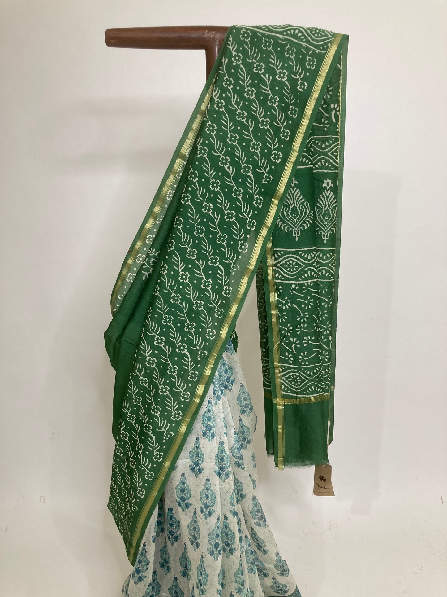 White And Green Maanto Patli Pallu Saree