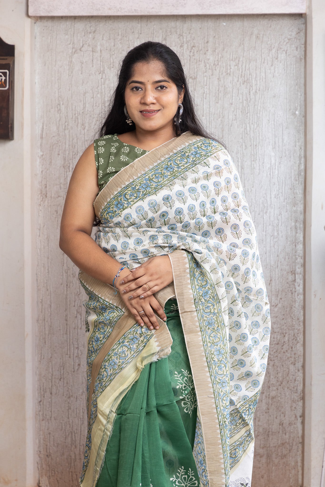 Cream Maanto Patli Pallu Saree