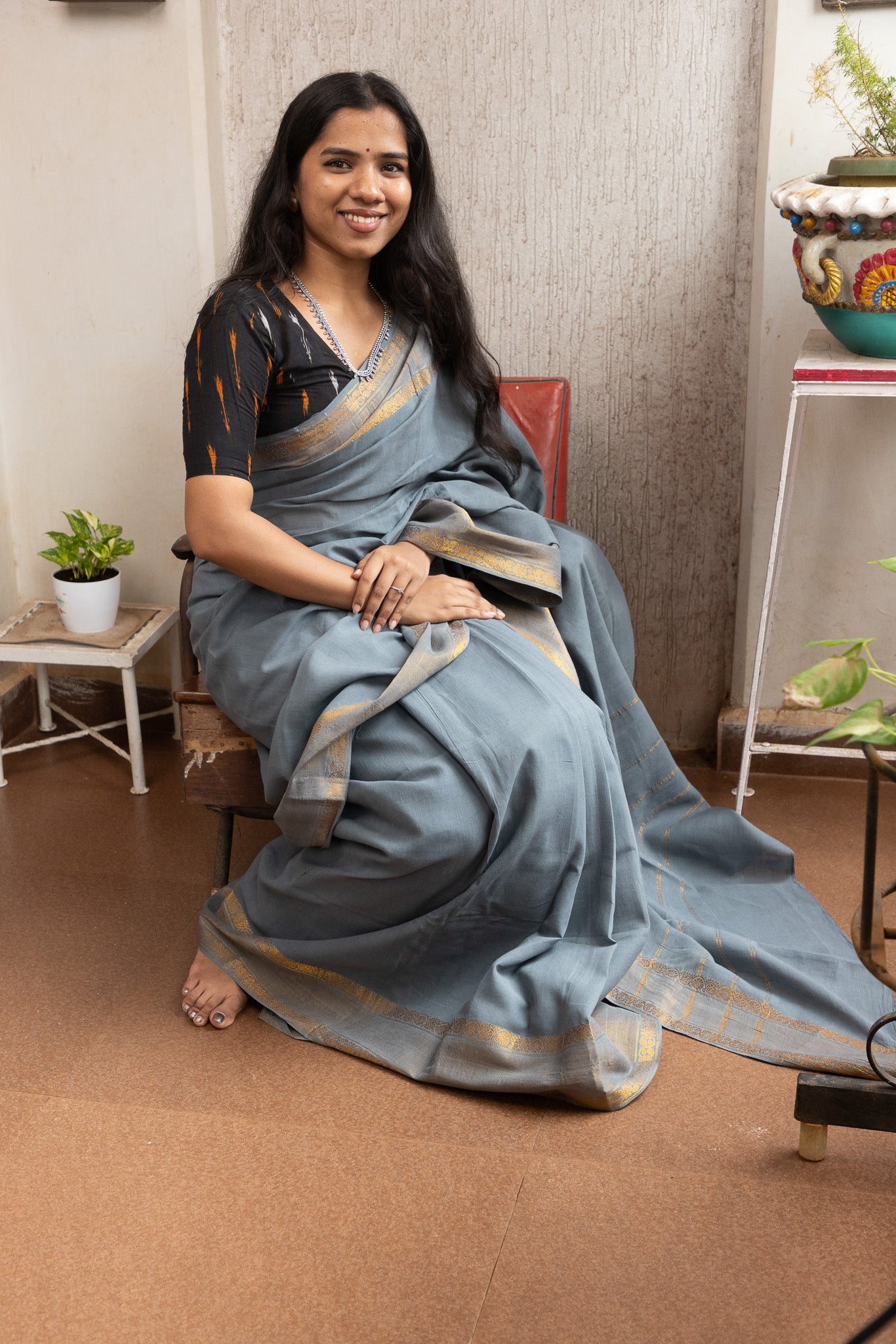 Flint Gray Plain Sungudi Saree