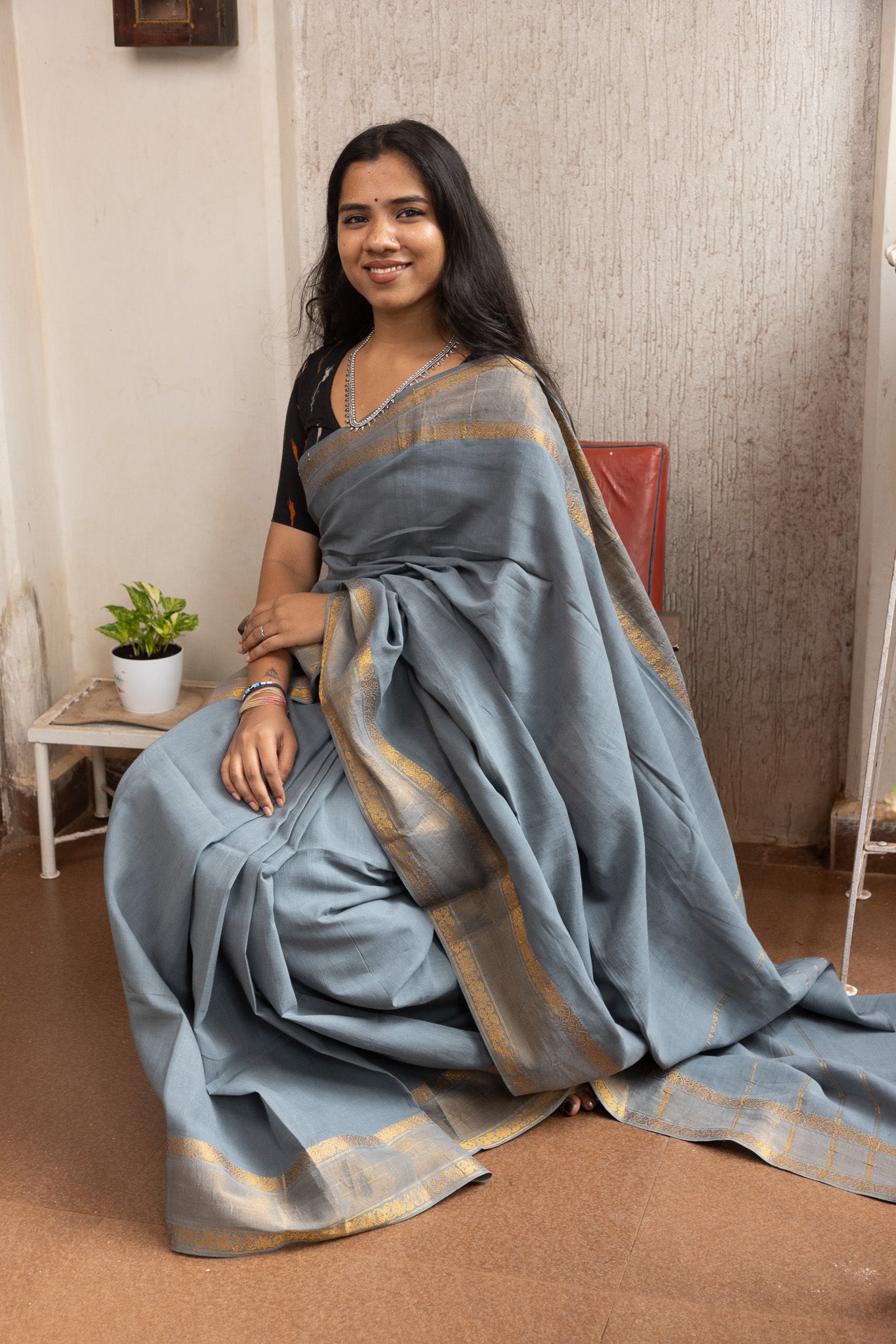 Flint Gray Plain Sungudi Saree
