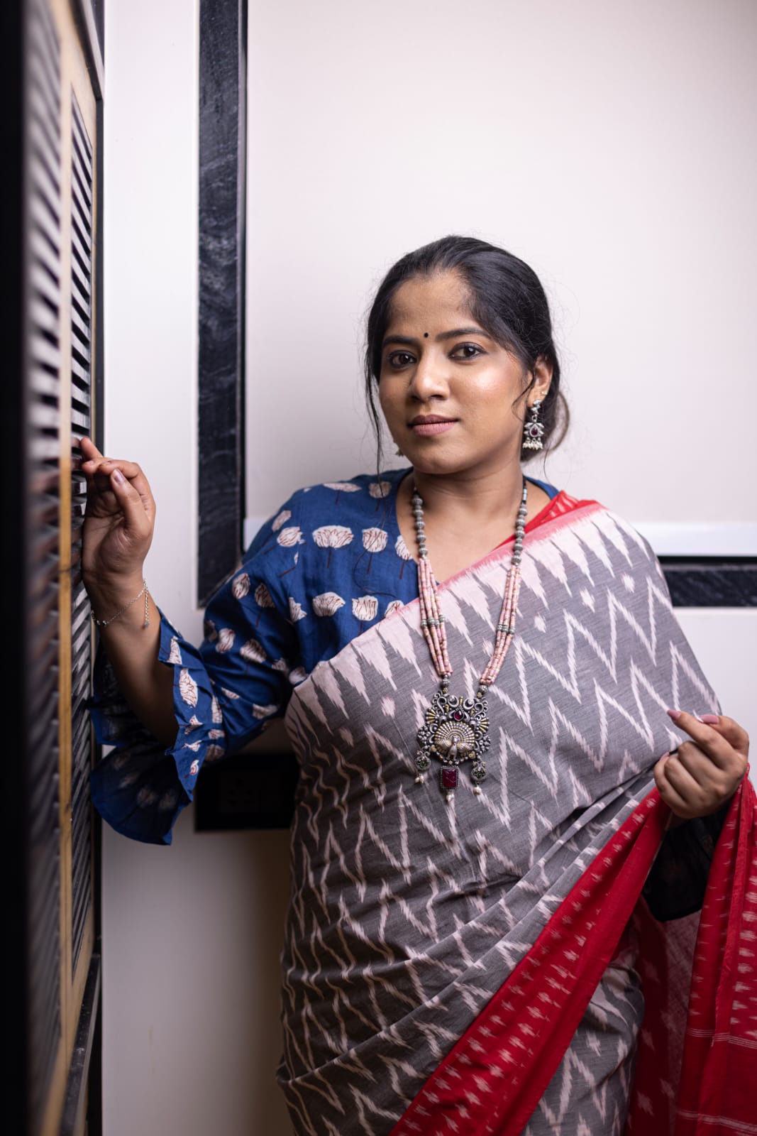 Fog Gray Pochampally Ikkat saree