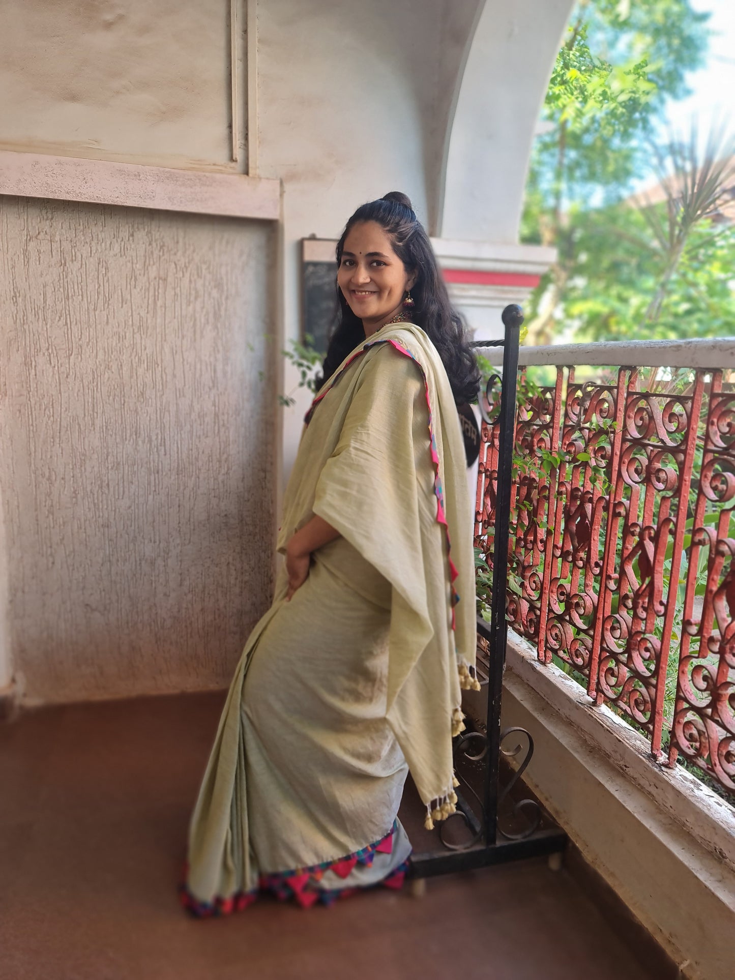 Light Pista Maanto Concept Saree